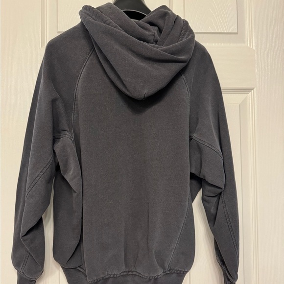 New - Madewell Terry Relaxed Raglan-Sleeve Sweatshirt. - Picture 9 of 10